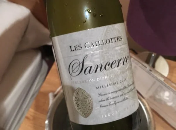 How to Open Bottle of Wine in Hotel Without Corkscrew