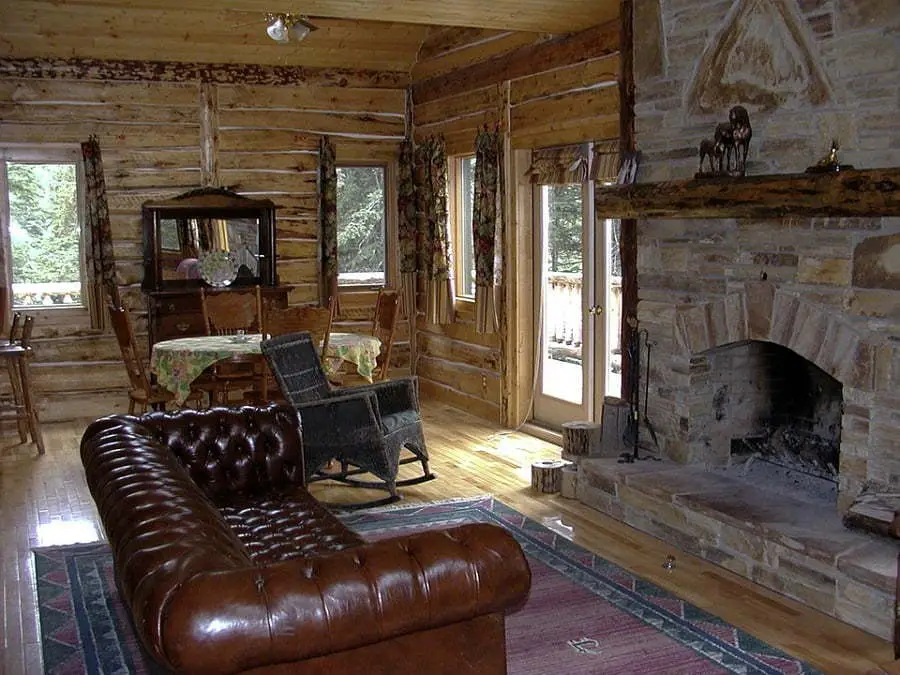 15 Wild Western Style Decor Ideas For An Iconic Home   Western Home Fireplace 