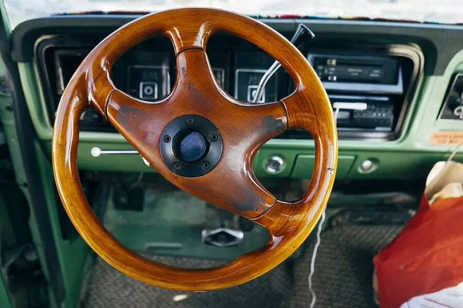 woodgrain steering wheel