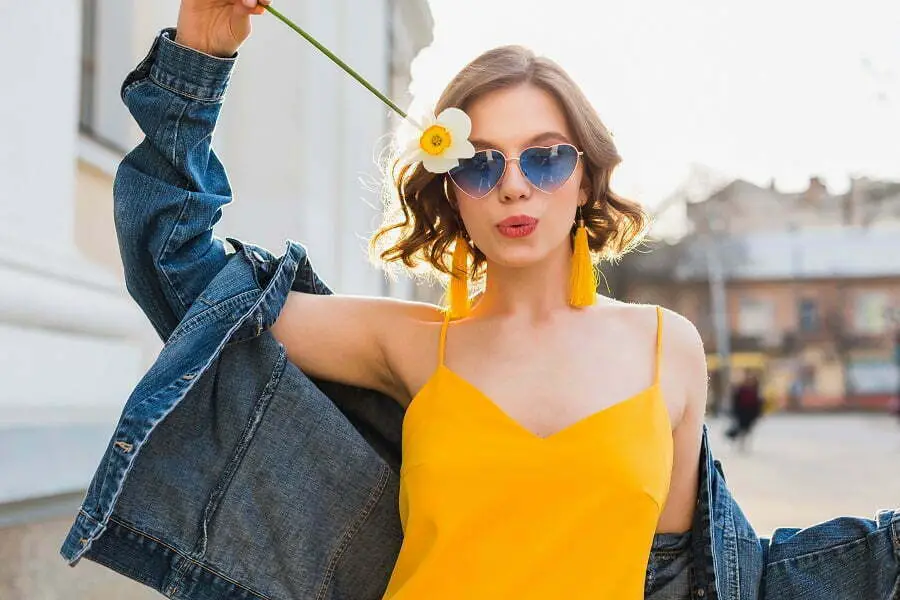 yellow dress