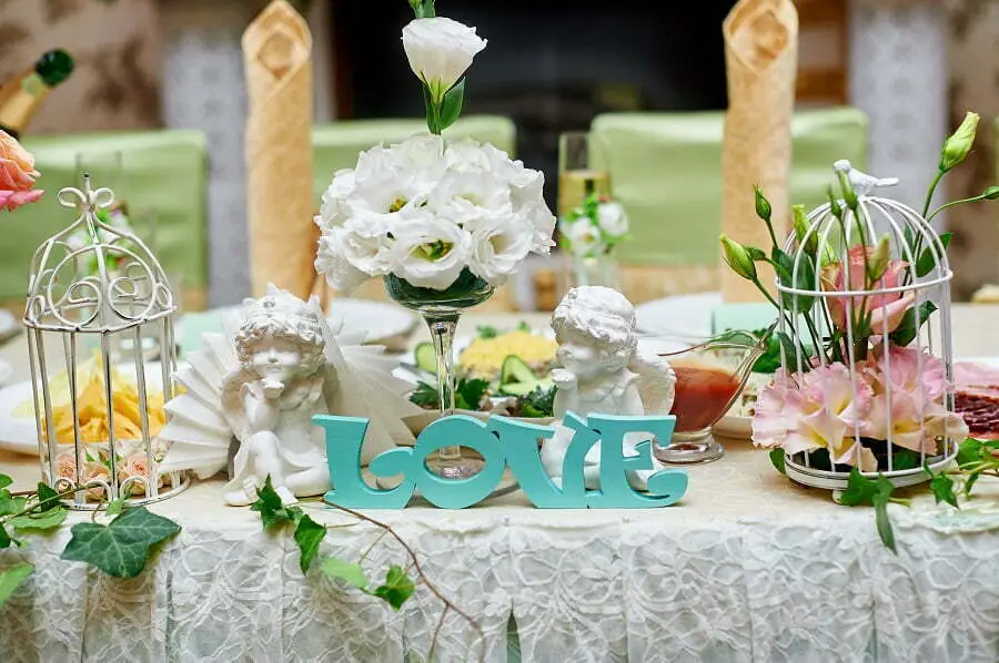 spring wedding decor