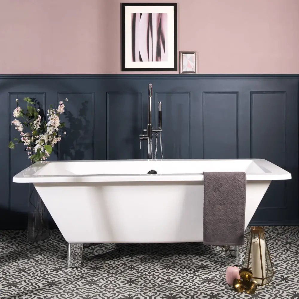 Transitional Design With Clawfoot Tub