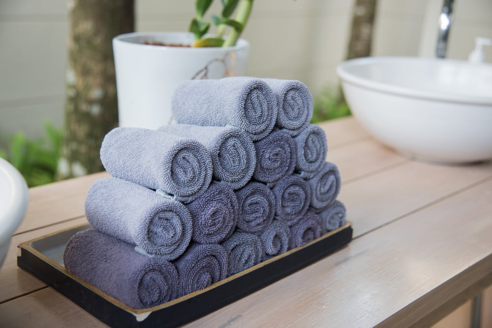 Bathroom Tray with Towel Roll