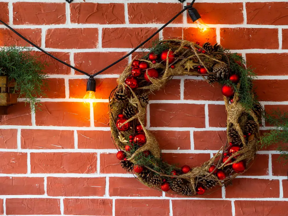 Holly Wreath Wall Decor