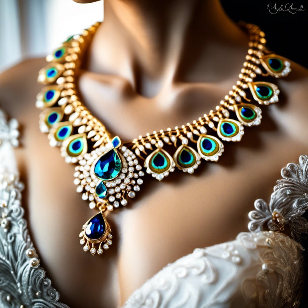 peacock designed gold necklace