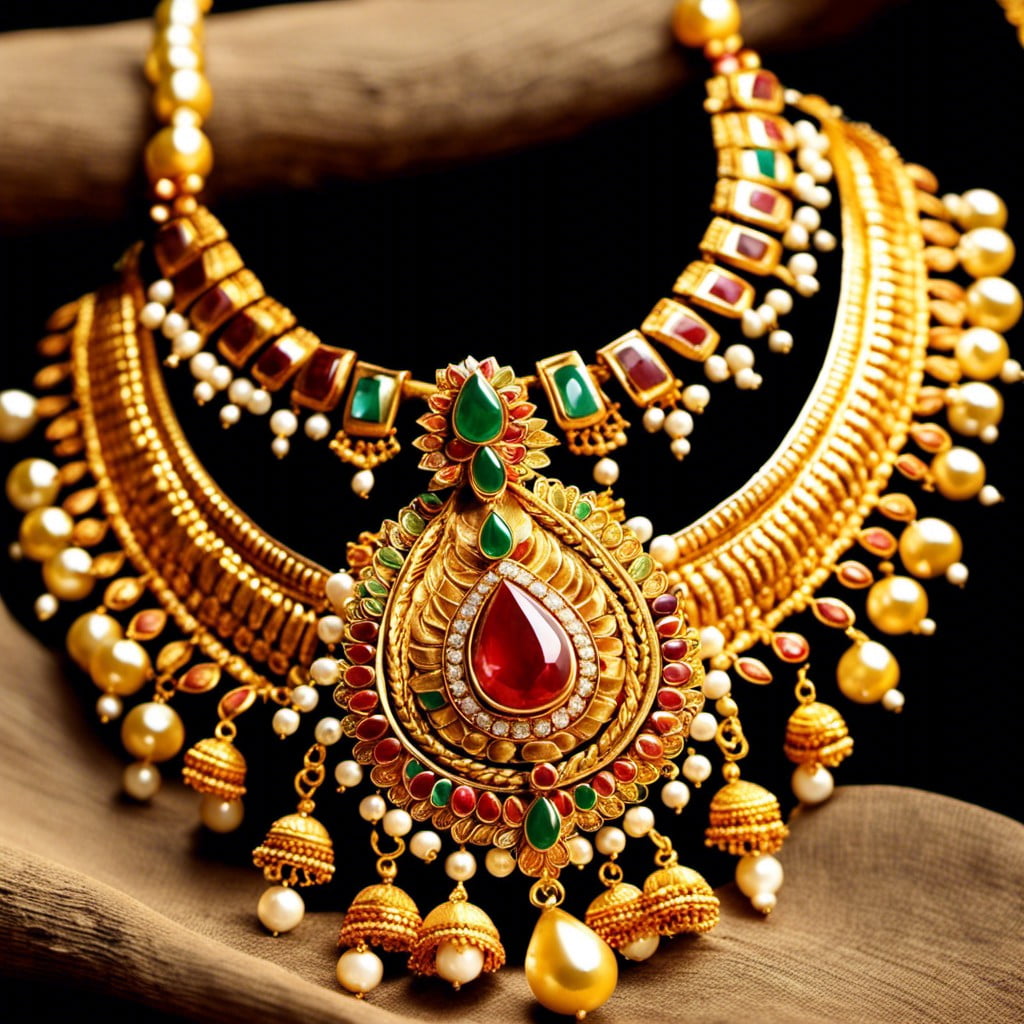 traditional temple jewelry gold necklace